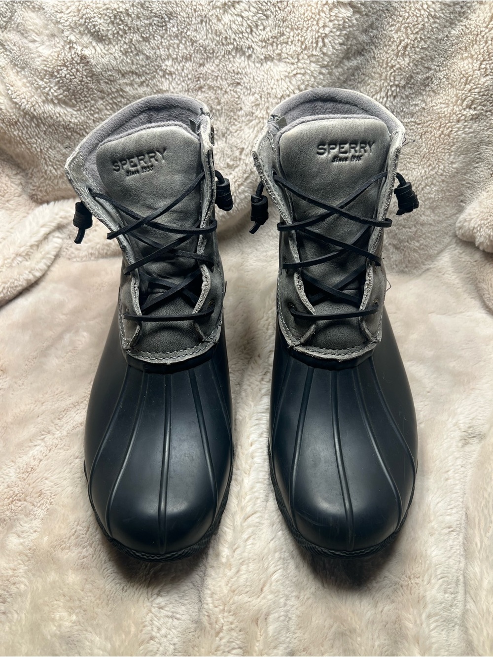 Sperry Womens boots size 10
